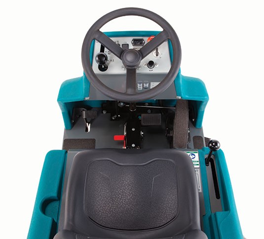 6100 Spazzatrice ultracompatta uomo a bordo a batteria alt 4